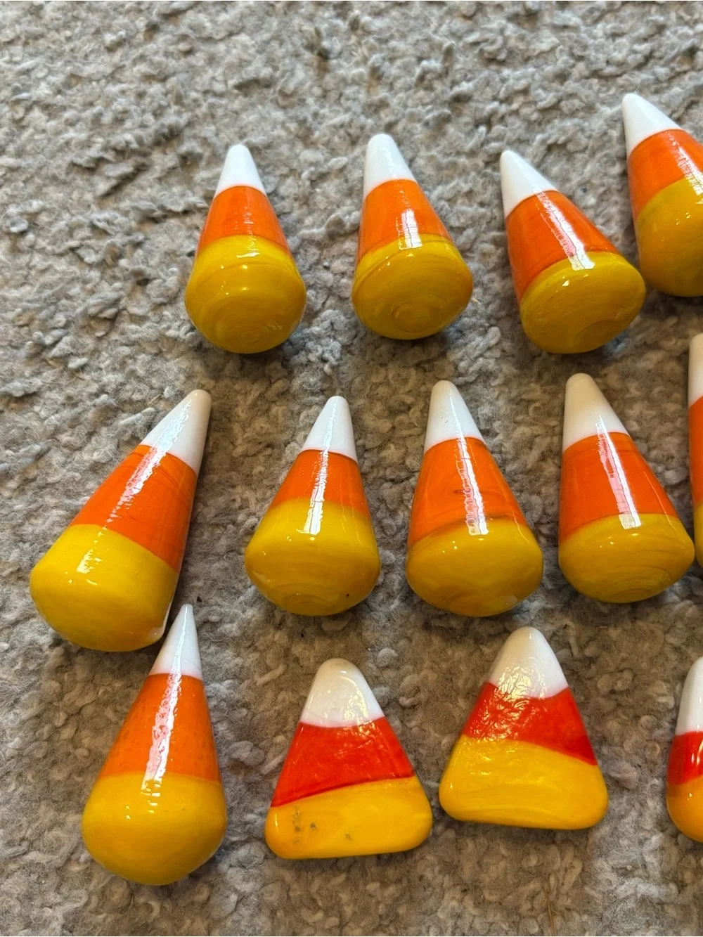 Vintage Murano Style Glass Candy Corn 14 Pieces Wood Apple Lillian Vernon